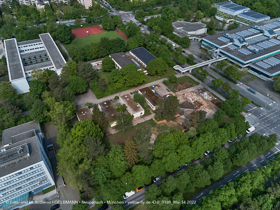 14.05.2022 - Luftbilder von der Baustelle Haus für Kinder in Neuperlach